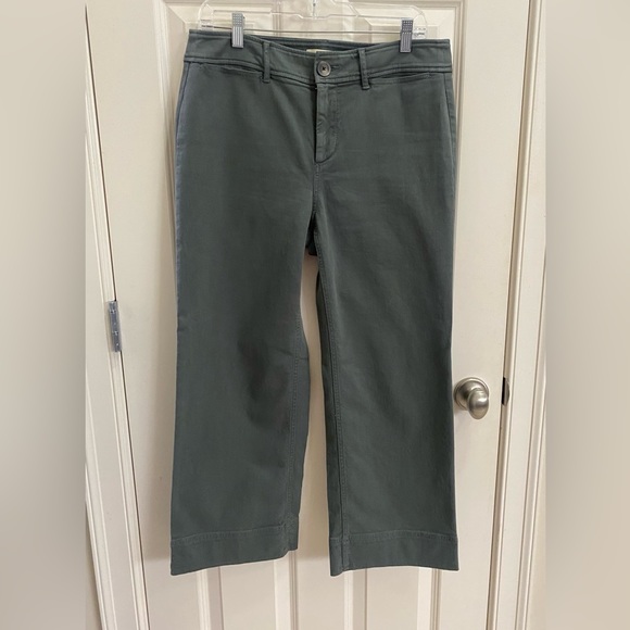 LOFT wide leg crop in dusty green shade Size-6 - Picture 1 of 6